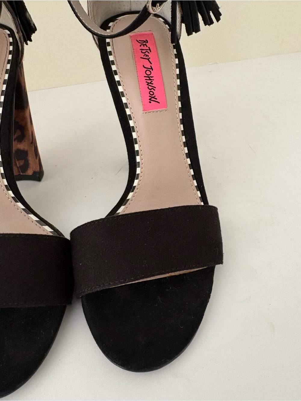 Betsey Johnson Rakko Leopard Print Block Heels. Black suede strap/tassels. Sz.6 - Picture 3 of 14
